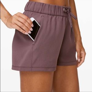 Lululemon on the fly shorts size 4